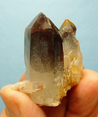 Phantom quartz crystals on matrix